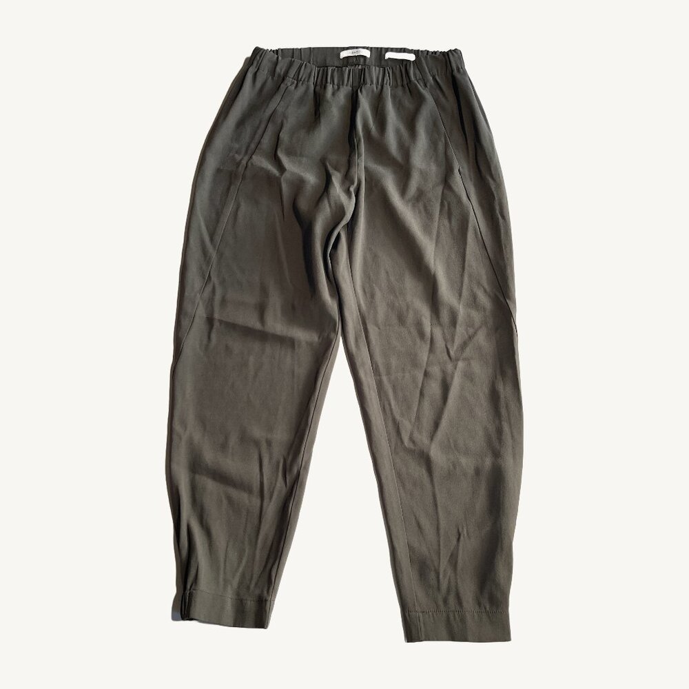 Babaton Olive Green Lightweight Elastic Waist Ankle Length Business Casual Pants